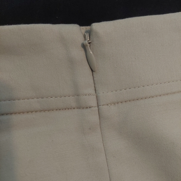 Banana Republic Skirt - Picture 3 of 4